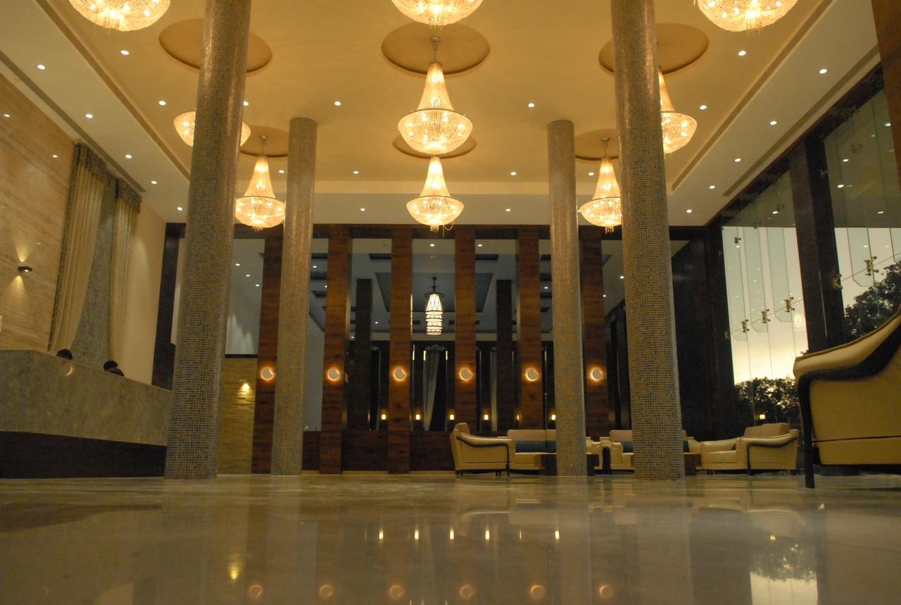 Hotel The Arindum Katni Esterno foto